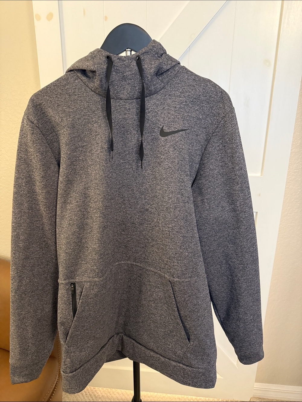 Nike Men's Heather Charcoal Pullover Hoodie - Black Swoosh
